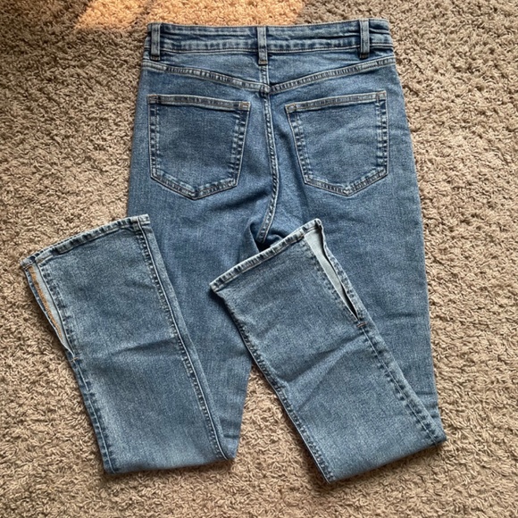 NWOT Women’s H&M Slim High Waited Jeans with Split Hem Size 8 - Picture 6 of 7